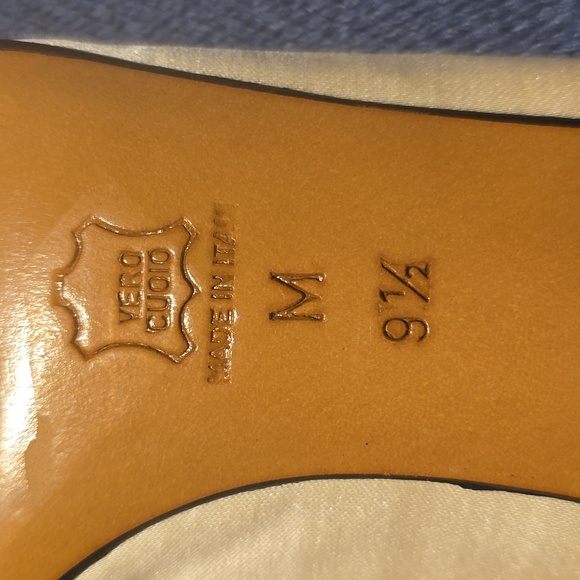 Yves Saint Laurent Gold and Cream Embroidered Mules - Picture 8 of 9